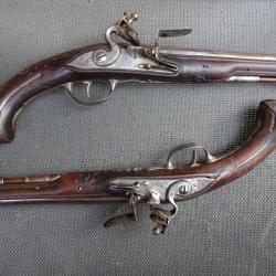 paire de pistolets a silex,&eacute;poque Louis XV,officier