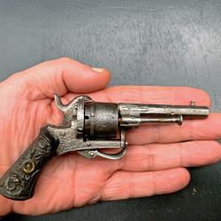 ANCIEN PETIT PISTOLET A BROCHE DE TYPE LEFAUCHEUX, CANON RAYE, POUR COLLECTION, REVOLVER