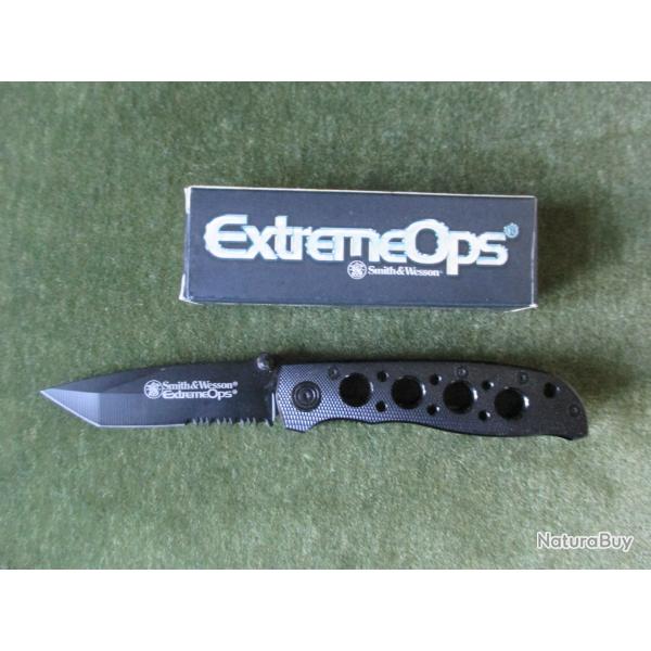 Couteau tactique pliant Smith et Wesson