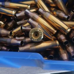 Bo&icirc;te 80 etuis 243 winchester  lapua neufs.