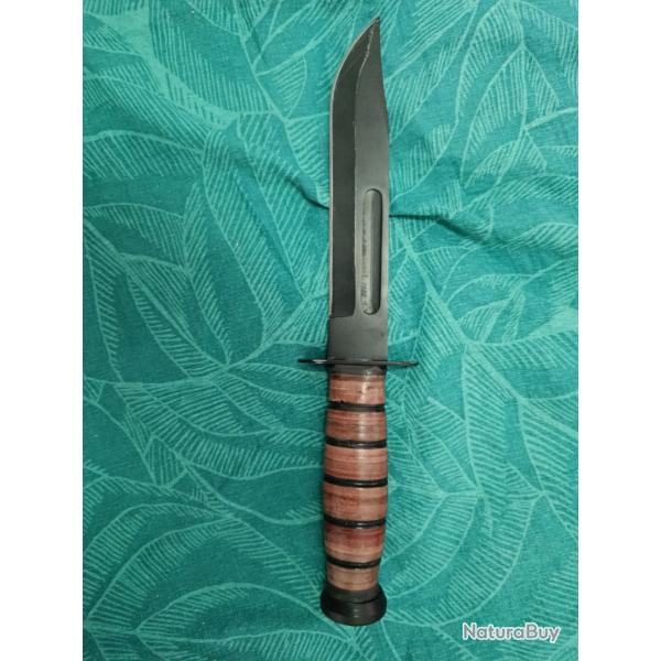 Couteau Ka-Bar.