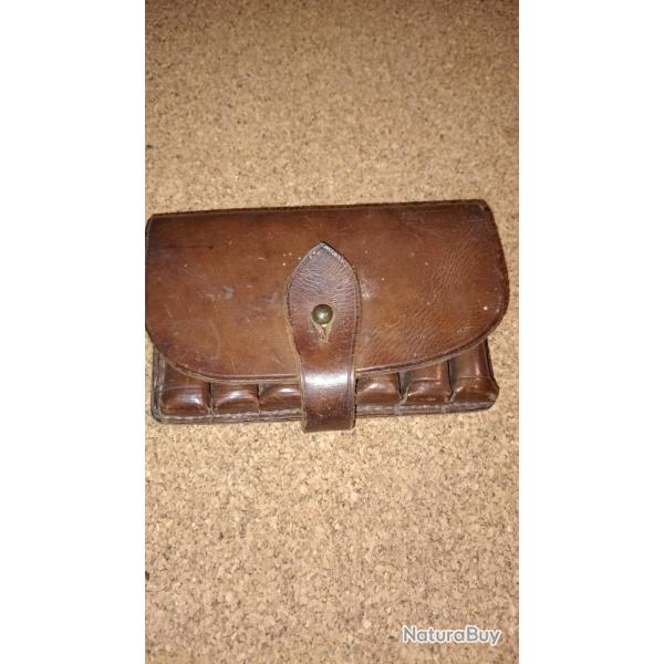 Cartouchi�re cuir pour cartouche 12mm