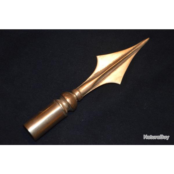 MAGNIFIQUE POINTE DE HAMPE DE FANION DE BATAILLON OU DE COMPAGNIE-GUERRE 14/18-GUERRE 39/45