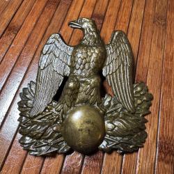 PLAQUE DE SHAKO A L'AIGLE - R&Eacute;GIMENT D'INFANTERIE, MOD&Egrave;LE 1852, SECOND EMPIRE FRANCE