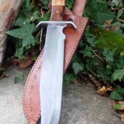 Poignard Bushcraft Couteau de Chasse Survie Lame Carbone 1055 Manche Bois/Acier Etui Cuir F Artisan
