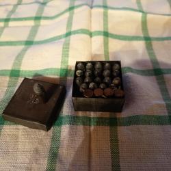 Boite de munitions 7mm a broche d'&eacute;poque