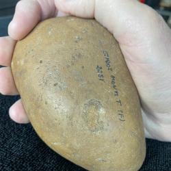 P&eacute;rigordien - Percuteur &agrave; main ou T&ecirc;te de hache - Gisemen Gros Monts Ter/III (for&ecirc;t de Nemours)