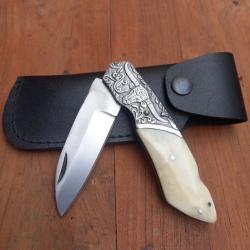 Joli Couteau CAMARGUAIS T&ecirc;te de Taureau Manche en OS avec &Eacute;tui