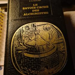 Le savoir cache des alchimistes Burland biblioheque des grandes enigmes Laffont