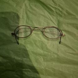 Ancienne lunette ovale