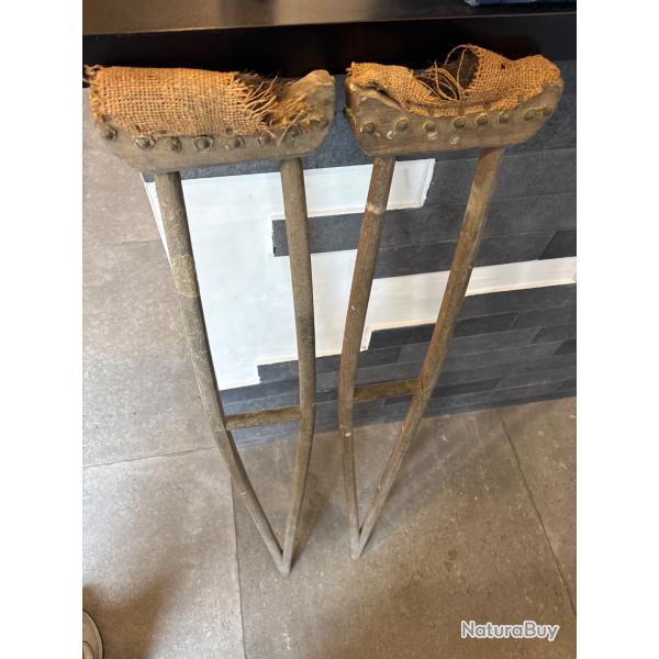 Paire de b�quilles ww1