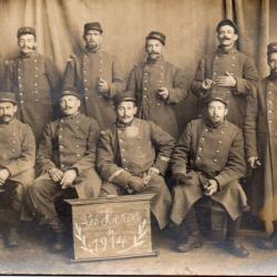 CPA - photo D'un groupe de soldats - N&deg;-7258