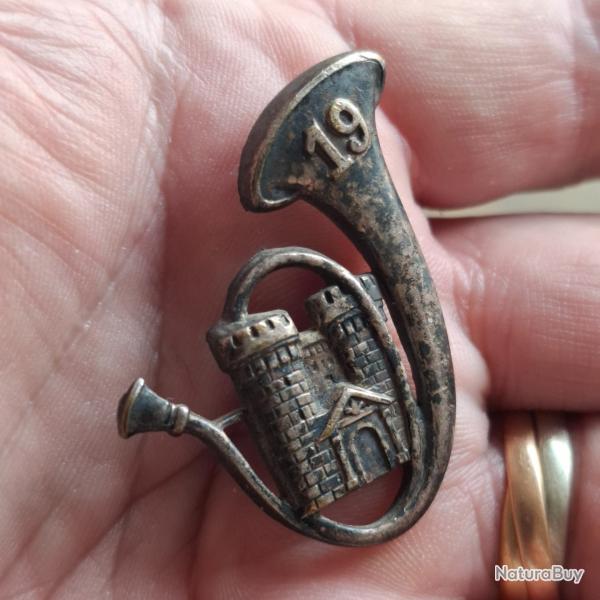 INSIGNE 19 BATAILLON DE CHASSEURS A PIED ( DRAGO - H 125 )