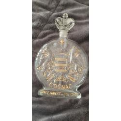 Collection Bouteille Vide , Cognac PRINCE HUBERT DE POLIGNAC GRAV&Eacute;E CISEL&Eacute;ES PROFOND&Eacute;MENT A L OR FIN