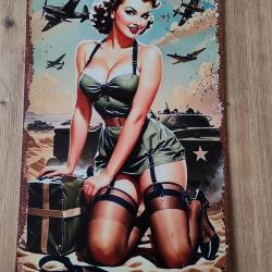 PLAQUE M&Eacute;TAL VINTAGE PIN-UP MOD&Egrave;LE 3