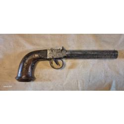 Pistolet a coffre 1 coup beau mod&egrave;le a r&eacute;parer CHIEN CASSER. 23 cm. grave et canon gros calibre