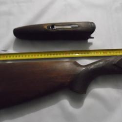 CROSSE DE FUSIL CALIBRE 12 AVEC SA LONGUESSE SORTIE DE GRENIER