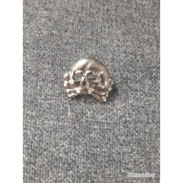 INSIGNE METAL TYPE SKULL  MOD�LE BRONZE