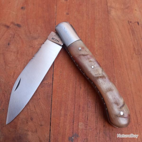 Joli Couteau R�gional AURILLAC Manche en Corne de B�lier