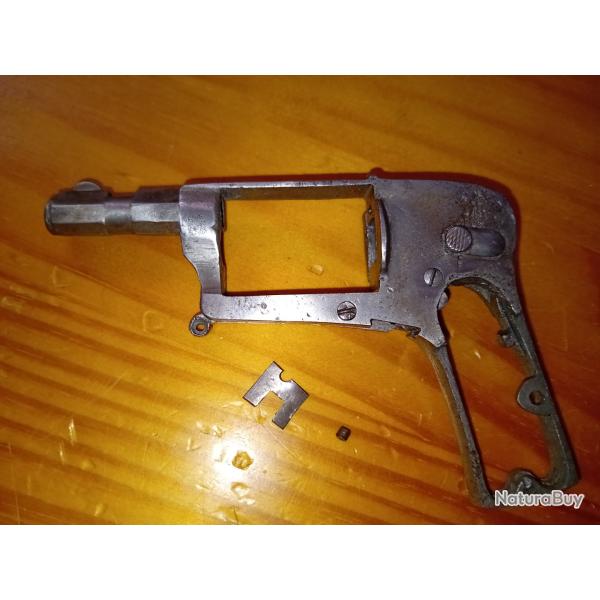 Carcasse compl�te avec le chien et la g�chette et le doigt et le vapeur 6mm velodog Hammerless