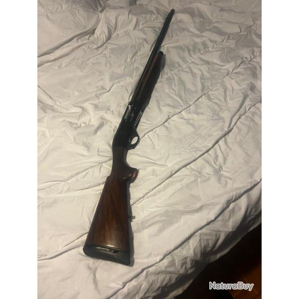 Benelli Colombo Montefeltro semi automatique calibre 12/76 canon 71 choke sp�cial pigeon