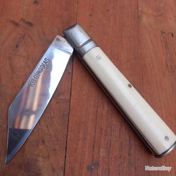 Joli Couteau R�gional TARBAIS 108 GIRODIAS Manche en ABS Ivoirine