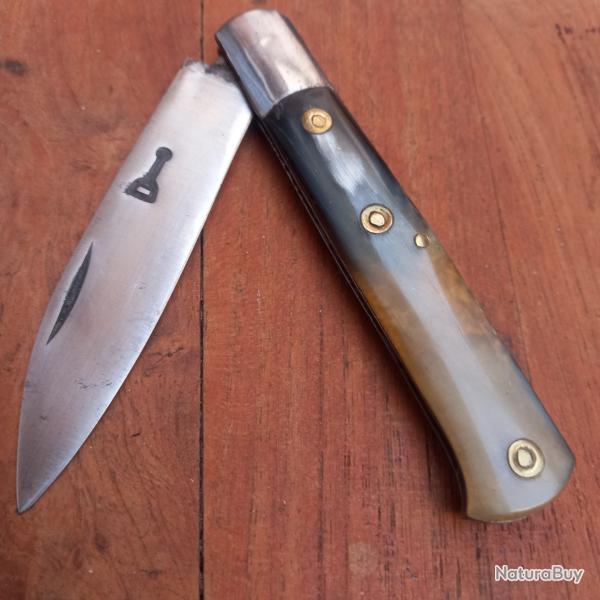 Joli Couteau YSSINGEAUX PIRONIN D�CAPSULEUR Manche en Corne