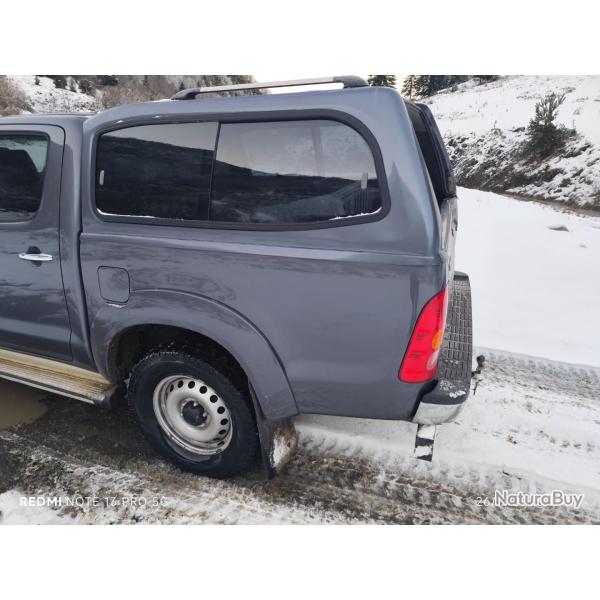 Hard top hilux double cabine avec porte arri�re endommag� ( vitre cass�e)