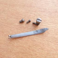 Lot de Pieces d&eacute;tach&eacute;s Revolver 1873 d ordonnance