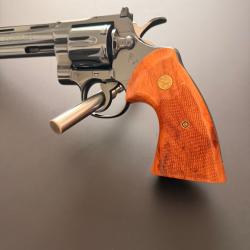 Poign&eacute;e pour Colt Python avant 2020