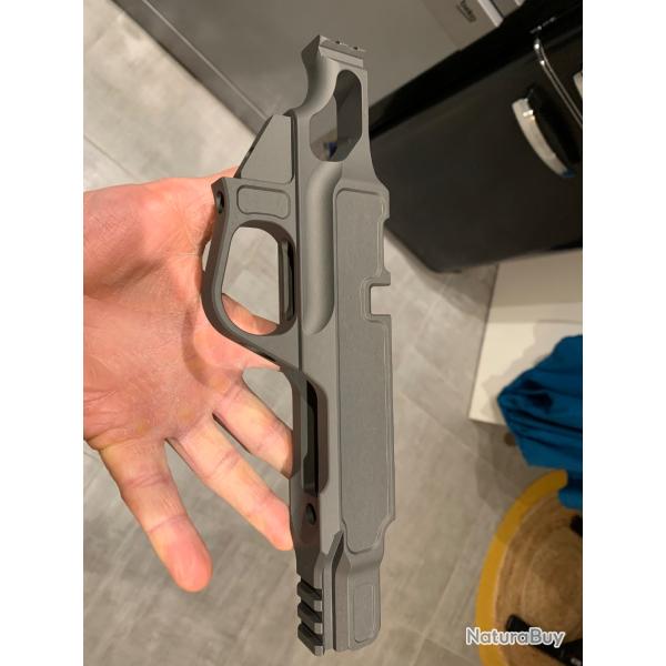 Ch�ssis GRAY BIRCH CZ457 + poign�e Magpul AR-15 -