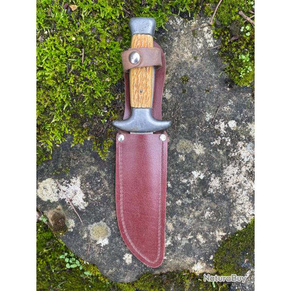 Ancien couteau de scout.