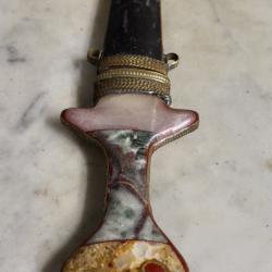 Koummya en marqueterie de pierres dures