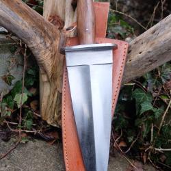 Poignard Grosse Dague Lame Acier Carbone 1055 Double Tranchant Manche Bois Etui Cuir Fab ArtisanaleA
