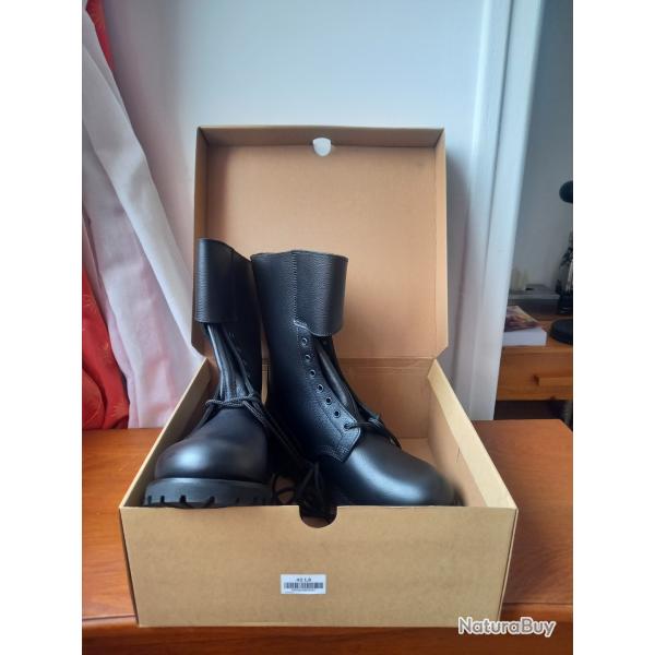 Rangers cuire noire arm�e fran�aise / Neuve / Taille 42