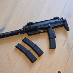 MP7 VFC avec silencieux et 2 chargeurs suppl&eacute;mentaires