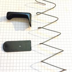 pi&egrave;ces pour chargeur 15  coups USM1, planchette, fond de magasin et ressort