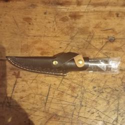 Couteau lame damass&eacute;e