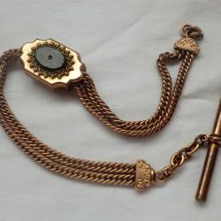 chatelaine m&eacute;daillon coulissan bracelet  XVX eme avec cl&eacute;  pour montre a gousset
