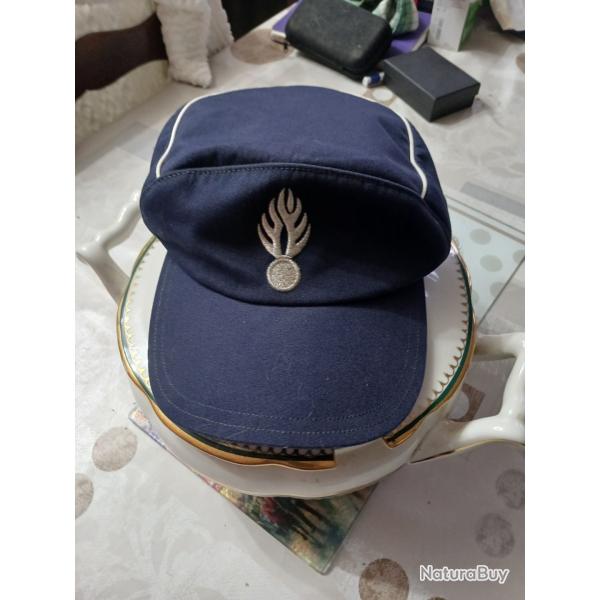 Ancienne Casquette de gendarmerie d�partemental taille 55-56