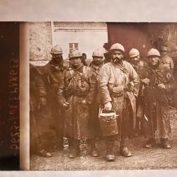 Ancienne plaque st&eacute;r&eacute;o en verre WW1 Aux Eparges corv&eacute;e de jus
