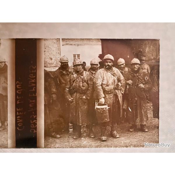 Ancienne plaque st�r�o en verre WW1 Aux Eparges corv�e de jus