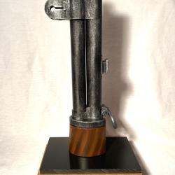 Support-pr&eacute;sentoir pour ba&iuml;onnette M1 Garand avec socle bois et plaque grav&eacute;e