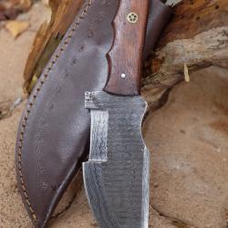 Couteau de Chasse Trakker Damas Grosse Lame 256 Couches Manche Bois Fabric Artisanale Etui Cuir 01
