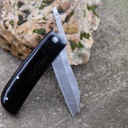 Couteau Pi&eacute;montais Manche R&eacute;sine Black Lame Acier Damas 128 Couches Sheepfoot Fabricat Artisanale