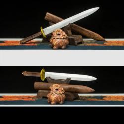 &Eacute;p&eacute;e &agrave; lame en acier - poign&eacute;e et fourreau en bois v&eacute;ritable