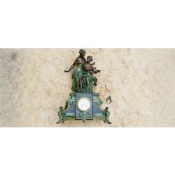 IMPOSANTE PENDULE DE CHEMIN&Eacute;E.