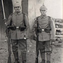CPA - photo -D'un groupe de soldats allemands- N&deg;7273