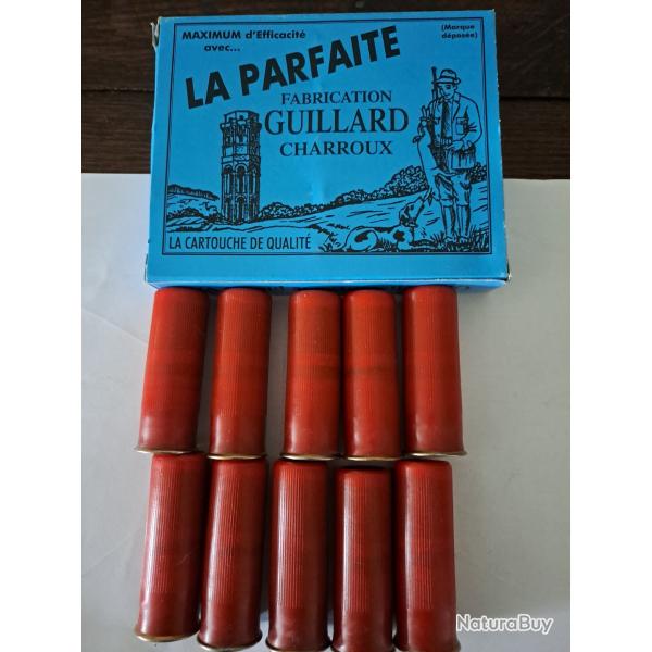 Bo�te de 10 cartouches anciennes cal 12 douilles  plastiques  (1mm de culot)rares