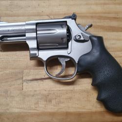 BELLE OCCASION : SMITH & WESSON mod&egrave;le 686  " security special " calibre 357 MAG canon de 3"